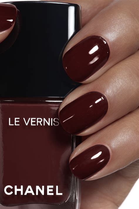 LE VERNIS Nail Colour – Makeup 